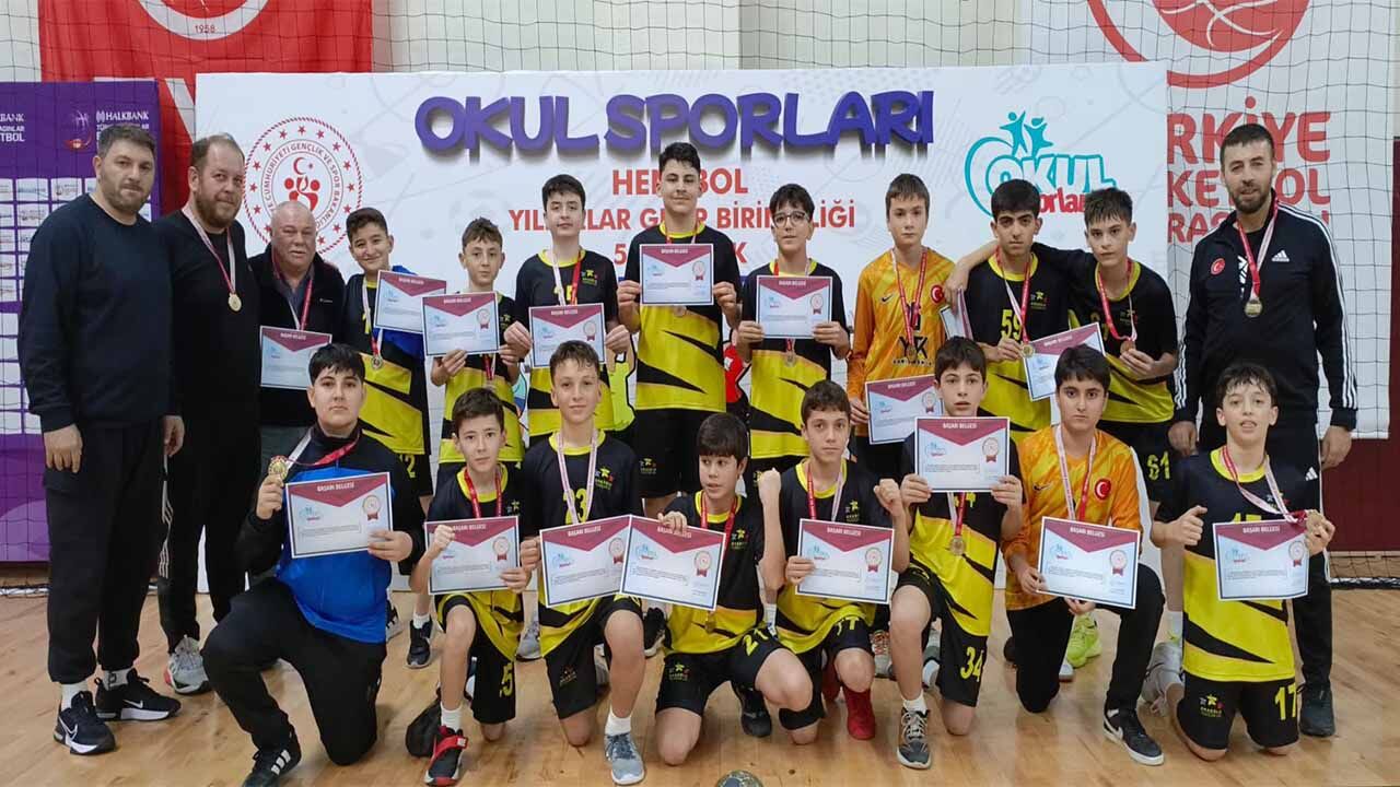 Hentbol Metin Seçkin1