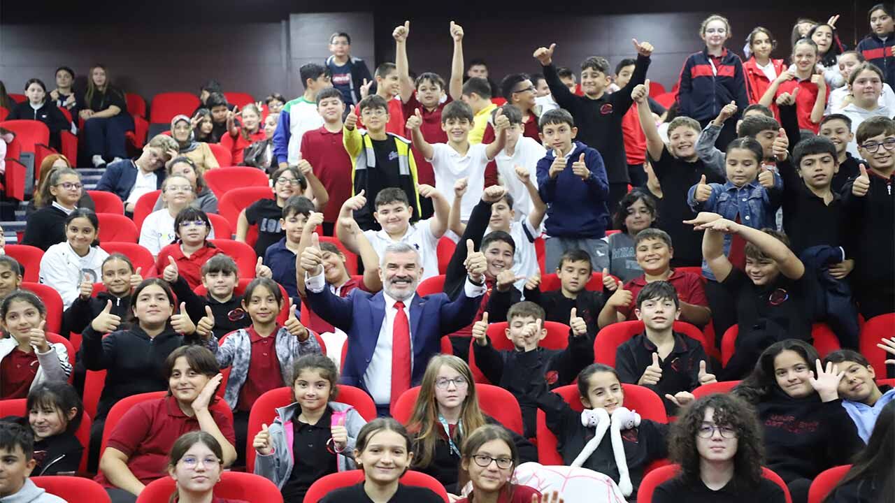 Kardak Gazisi Çetin, öğrencilerle buluştu