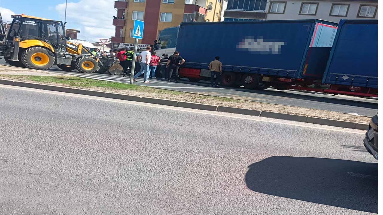 Tırın altına kalan kadın ağır yaralandı