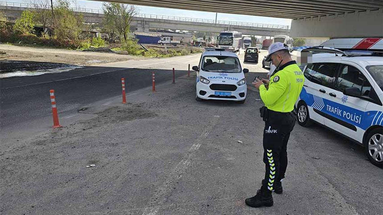 İkinci sıradan dönen, kırmızı da geçenler polise yakalandı