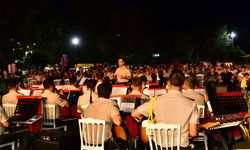 Askeri bando konser verdi