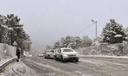 Yüksek kesimlerde kar yağdı