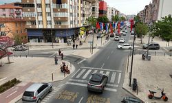 Yayaya yol vermeyen sürücüler kameraya yakalandı