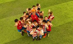 Ömrünü futbol ve çocuklara adadı