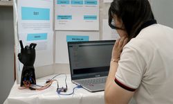 Çerkezköylü liseli gençler robotik el geliştirdi
