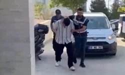 Yaşlı vatandaşı kandırıp, altınlarını aldılar