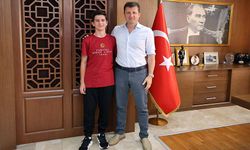 LGS Şampiyonu Öztürk, Kabataşlı Başkan Akay ile buluştu