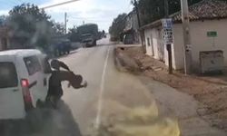Yolun karşısına geçmeye çalışan çocuğa araç çarptı