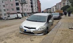 Yol çöktü