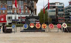 CHP’den AK Parti ve MHP’ye “çelenk” tepkisi