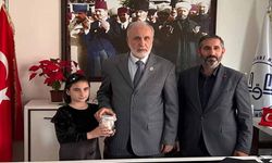 Esma'dan kocaman destek