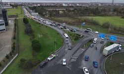 Güvenlik şeridini kullananlar polise takıldı