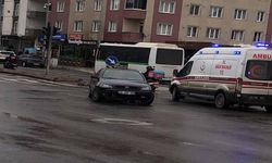 Otomobilin çarptığı yaya yaralandı