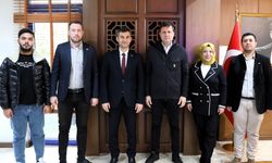 Meral’den Akay’a ziyaret