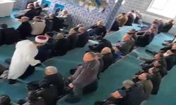 Cuma hutbesinde gerilim: İmam kürsüden indi