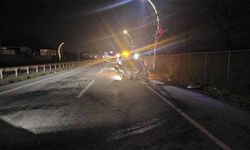 Kaza yapan ehliyetsiz sürücü kaçtı