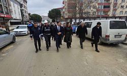 Bir dokundu bin ah işitti