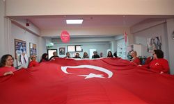 Büyükşehir’den bayrağa saygı emeğe değer