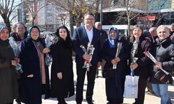 AK Parti’den 8 Mart’ta çiçekli kutlama