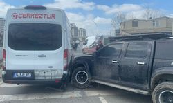 3 araç kazaya karıştı