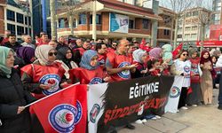 Hayatını kaybeden öğretmen ve öğrenciler dualarla anıldı