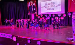 Mutlu Çocuklar Durağı’nın minikleri sahnede devleşti