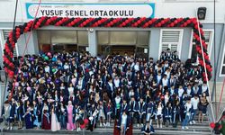 Yusuf Şenel Ortaokulu’nda muhteşem mezuniyet coşkusu