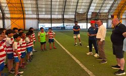 Başkan Aydın'dan Çerkezköy'ün futbol okuluna ziyaret