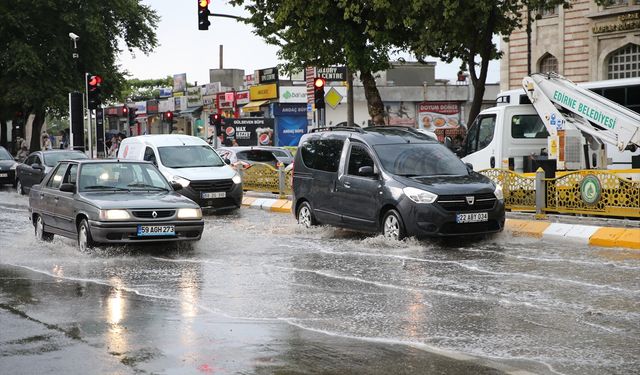 Edirne'ye sağanak serinletti