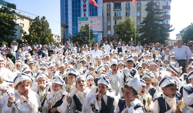 Sünnet Şöleni renkli görüntülere sahne oldu