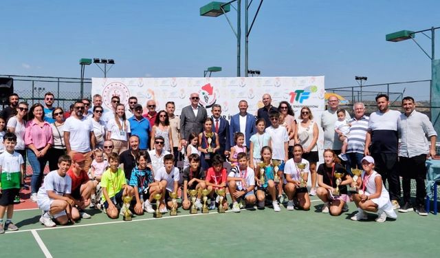 Kırklareli'nde düzenlenen tenis şampiyonası sona erdi