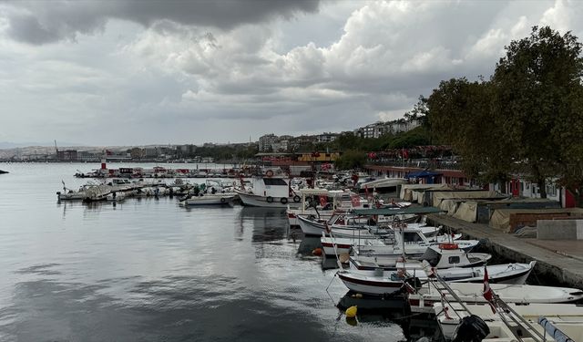 Balıkçılar limana eli boş döndü