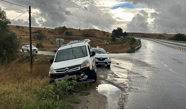 Polisten kaçarken kaza yaptılar