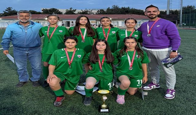 Kızlar futbol takımın başarısı