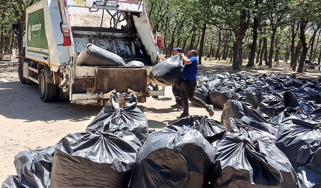 Kocameşe’den 134 çuval çöp toplandı