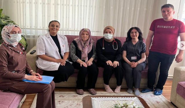 Yaşlılara evlerinden çıkmadan sağlık hizmeti