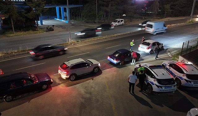Polis ilçede kuş uçurtmuyor