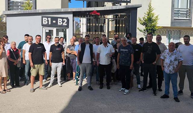 Site sakinlerinden müteahhit firmaya tepki