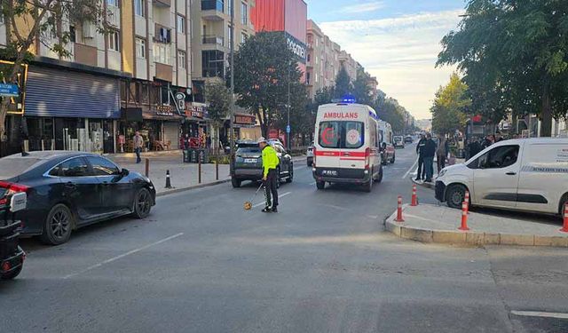 Motosiklet sürücüsü ile iki yaya yaraladı