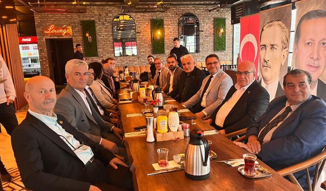 Azbay, mahalle muhtarların ile bir araya geldi