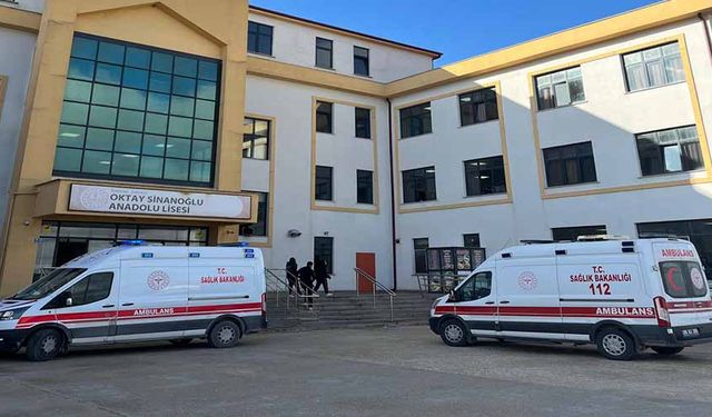 Öğrenciler zehirlenme şüphesiyle hastaneye kaldırıldı