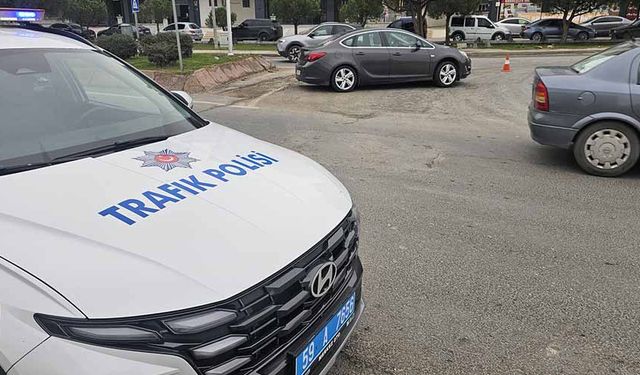 Alkollü sürücünün karıştığı kazada 2 kişi yaralandı