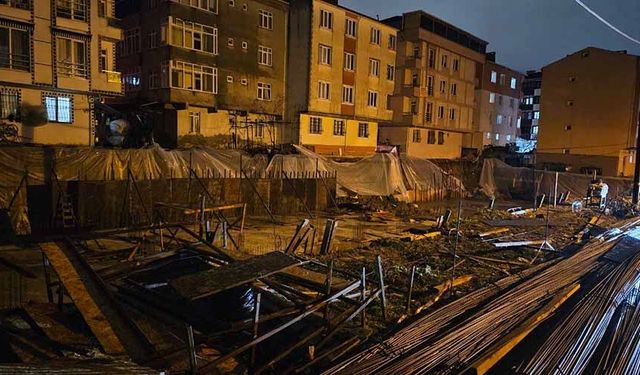 Kazı sorasında toprak kaydı, 4 bina tahliye edildi