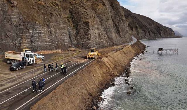 Büyükşehir’den Uçmakdere–Gaziköy yolunda heyelan önleme çalışması