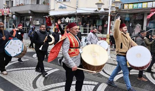 Kapaklı, sahura davulcuların manileri ile uyanacak
