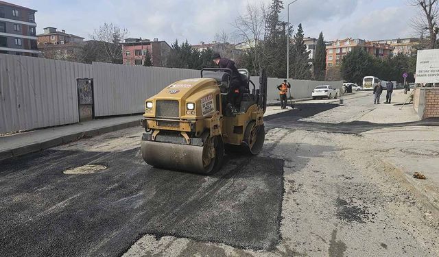 Çukurlara yama asfalt atılıyor