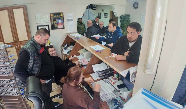 APP plaka değişim yoğunluğu sürüyor