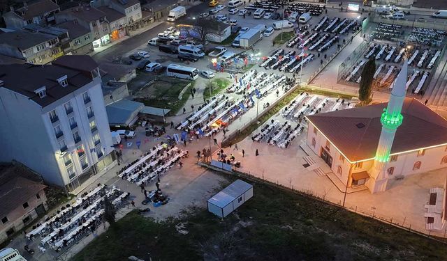 İftar sofrası İstasyon Mahallesi’nde kuruldu