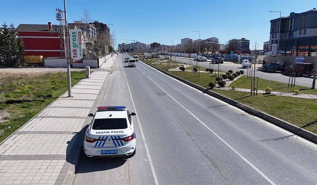 Radarı gören gazdan ayağını çekti