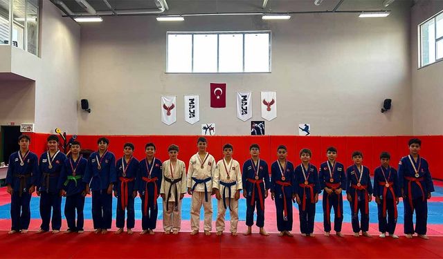 Judo takımı madalyaları topladı